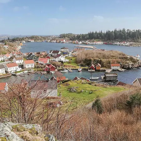 Awesome In Lindesnes W/ 4 Bedrooms *
