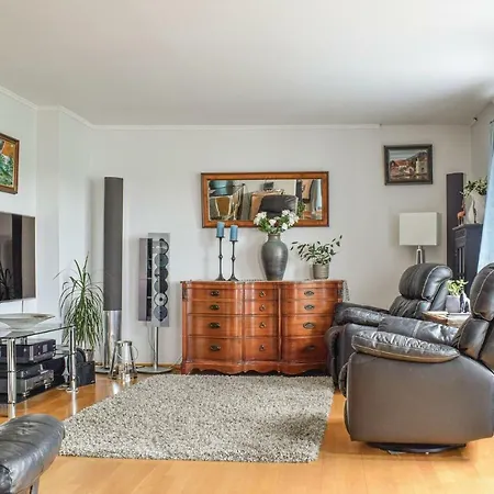 Awesome In Lindesnes W/ 4 Bedrooms