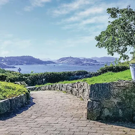 Tatil Evi Awesome In Lindesnes W/ 4 Bedrooms Svinoy
