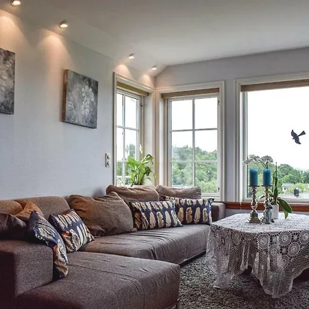 Awesome In Lindesnes W/ 4 Bedrooms * Svinoy